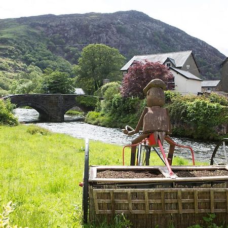 Saracens Head Otel Beddgelert Dış mekan fotoğraf